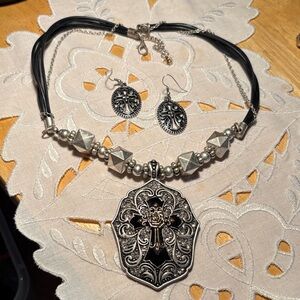 057)Intricate Black and Silver Necklace with Earrings